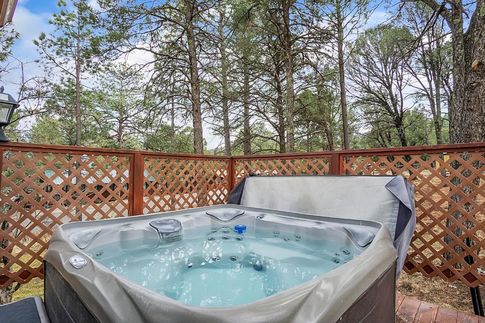 Hummingbird Haven - Charming Ruidoso Retreat home